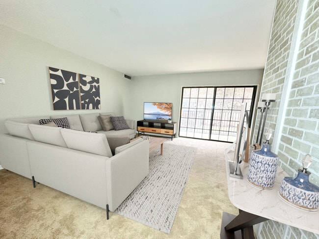 Colonial Arms Living Room - Colonial Arms