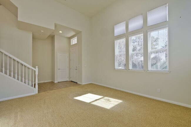 Building Photo - Wow! What a Great Home! Available Now!