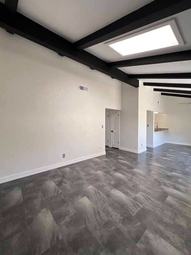 Building Photo - 5090 N College Ave