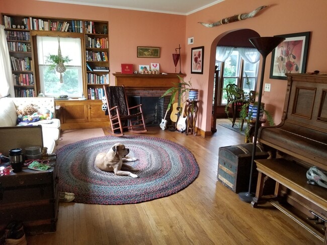 Building Photo - 134 W Lincoln St