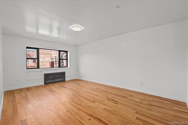 Building Photo - 671 Bronx River Rd