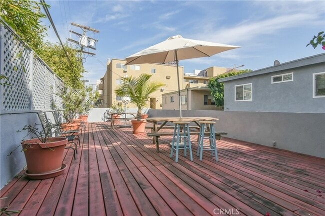 Building Photo - 11921 Goshen Ave