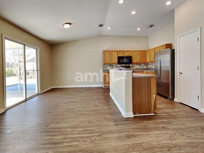 Building Photo - 1472 Redbird Creek Dr