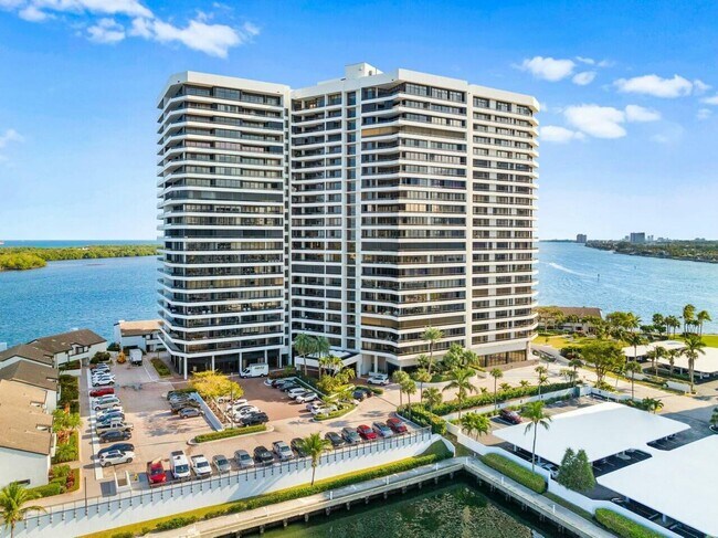 Primary Photo - 100 Lakeshore Dr