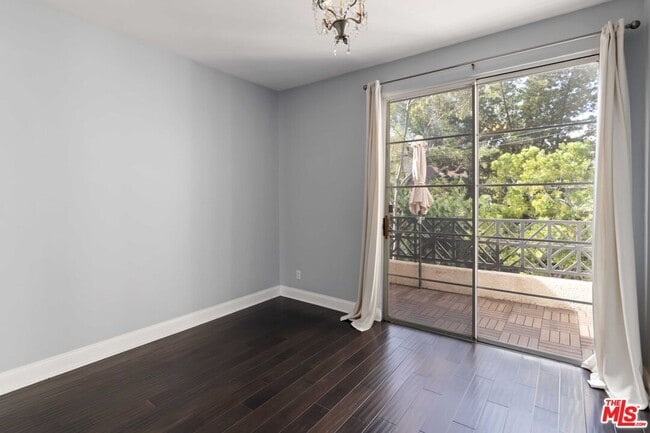 Building Photo - 1875 S Beverly Glen Blvd