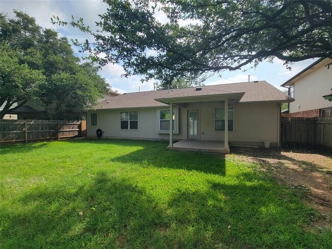 Building Photo - 3307 St Genevieve Dr