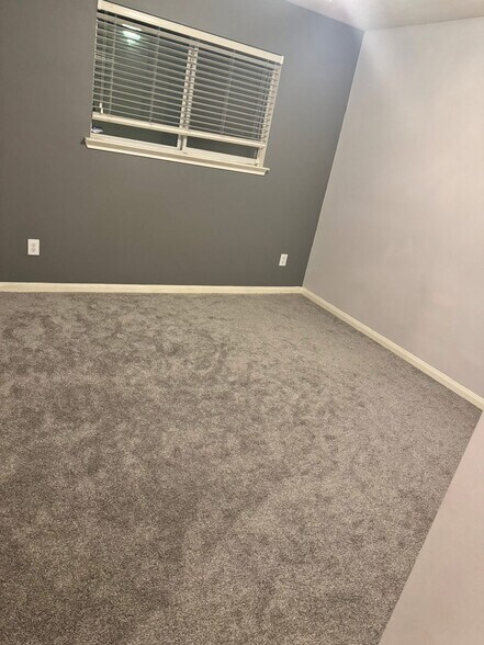 2 bedroom - 4019 Strawberry Ct