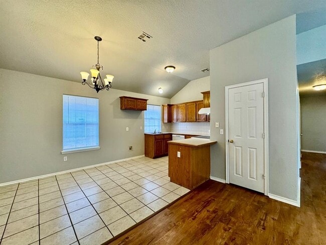 Building Photo - 633 NW 121st St