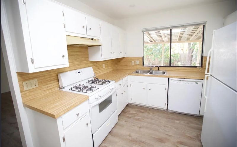 Building Photo - 2105 Cindy Ln