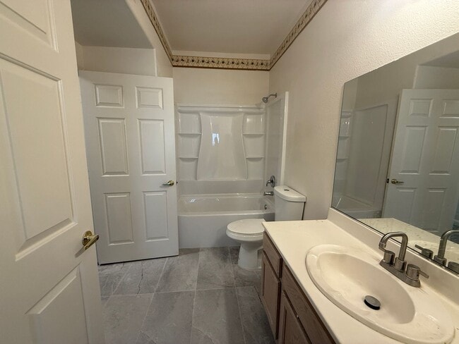 Building Photo - Renovated 2 Bedroom in Summerlin