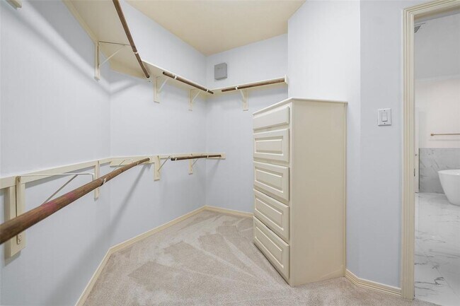 Building Photo - 1518 Olive Park