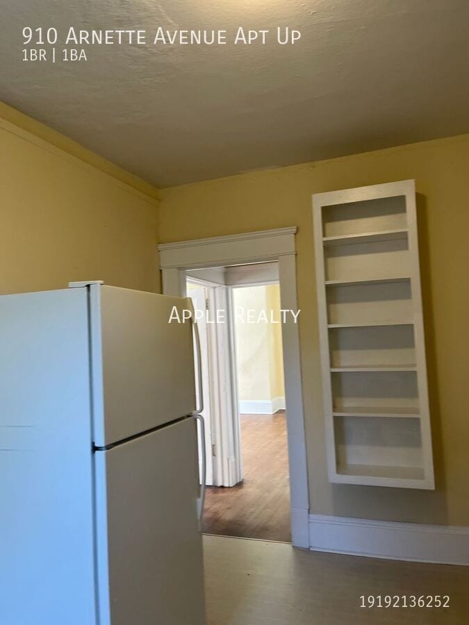 Building Photo - 910 Arnette Ave