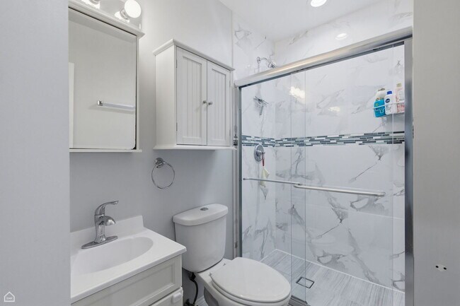 Building Photo - 4151 W Fullerton Ave