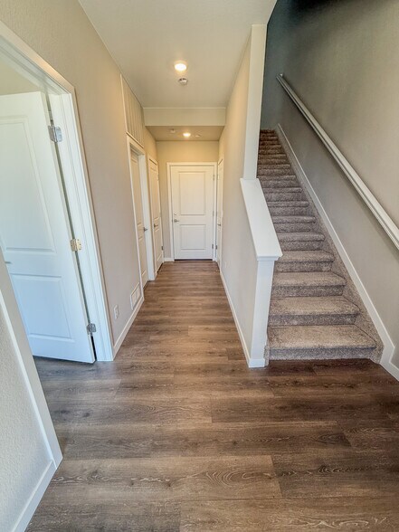 Entry Way - 1736 Peak Loop