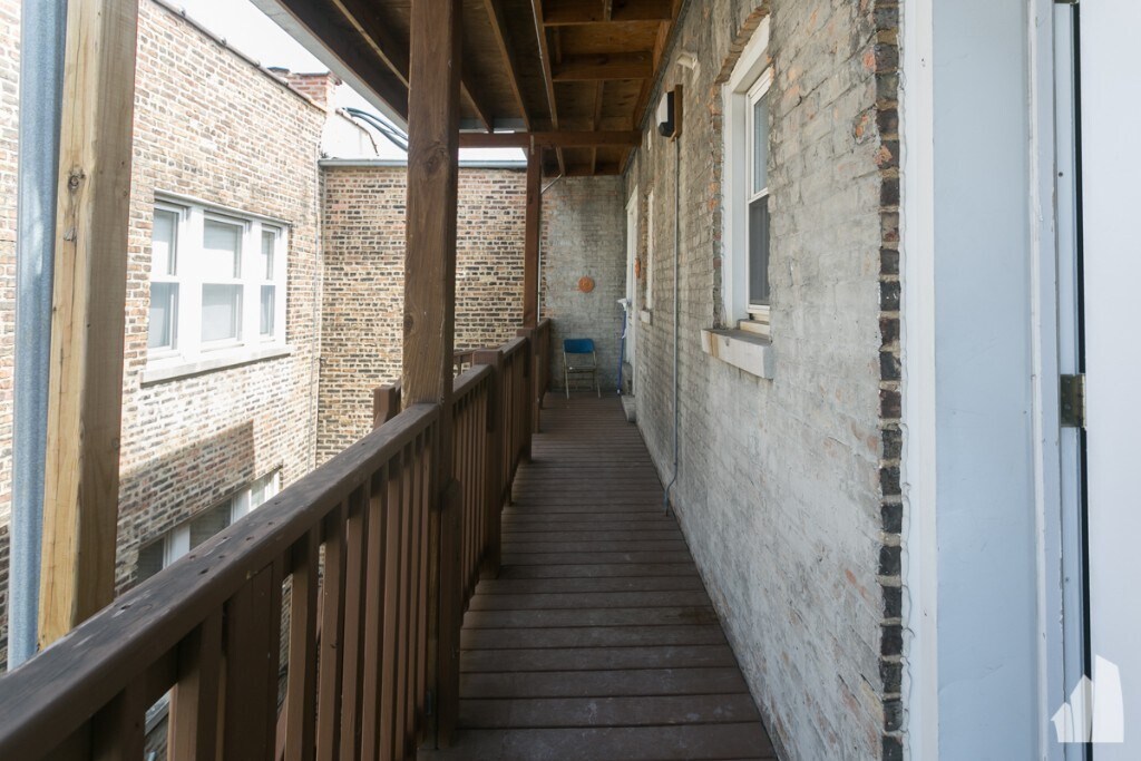 Building Photo - 1604 W Berwyn Ave