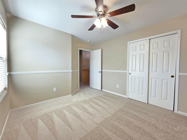 Building Photo - 12111 Carriage Oak Cir