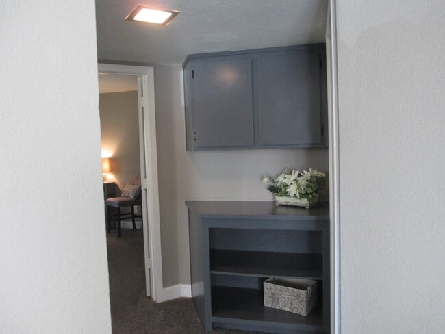 Building Photo - Beautiful Lompoc Village Townhouse