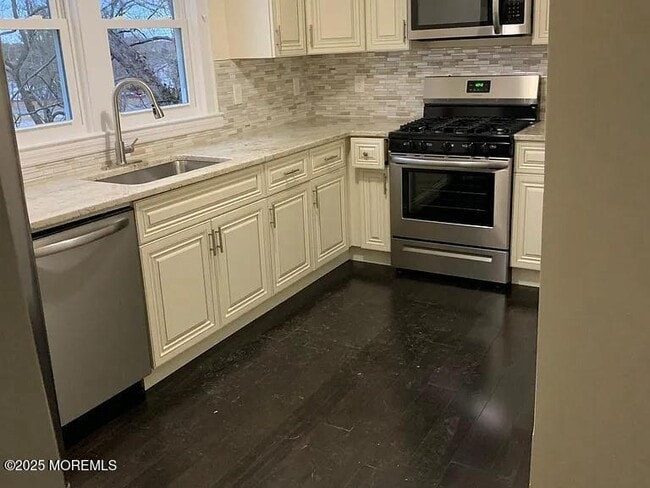 Building Photo - 209 Gatzmer Ave