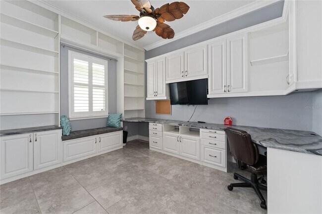 Building Photo - 4904 W Fountainwood Dr