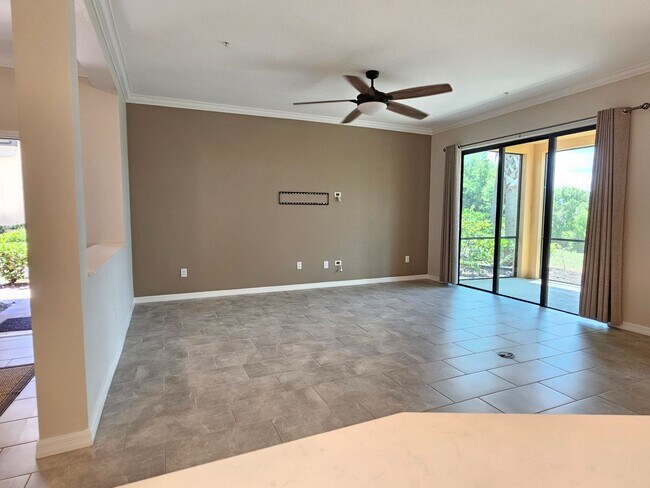 Building Photo - Annual Unfurnished 2 Bedroom 2 Bathroom First Floor Condo with 1 Car Garage in Sarasota National!