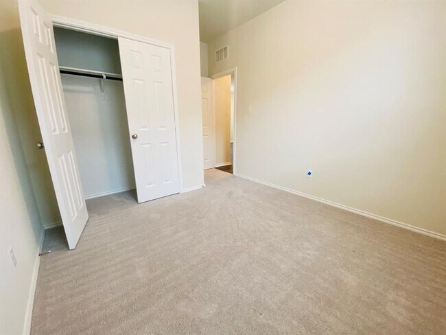 Building Photo - 238 Cascata Way