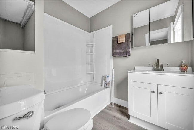 Building Photo - 2023 Robin St