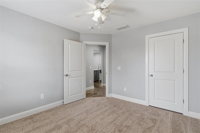 Building Photo - 1004 S Armstrong Ave