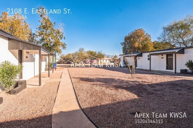 Building Photo - $825 Beautifully Remodeled 1 Bed | 1 Bath ...