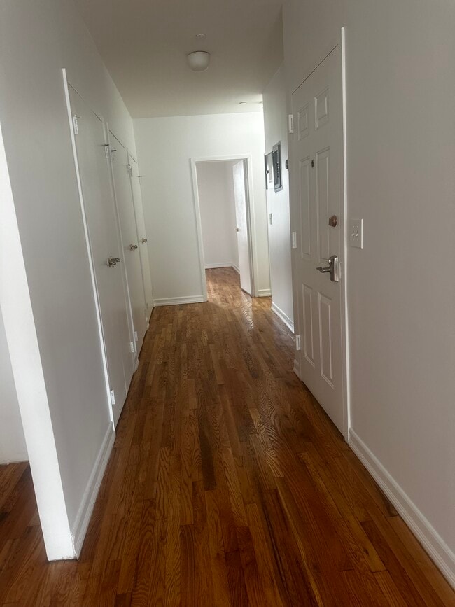 Building Photo - 8 E 118th St