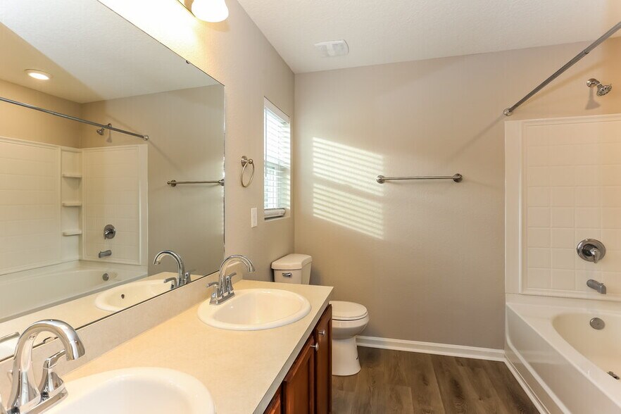 Building Photo - 6738 Sandle Dr