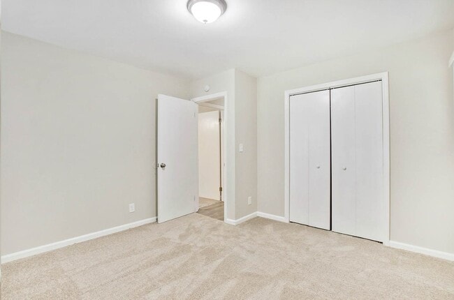 Building Photo - 4596 Sahara Dr SW