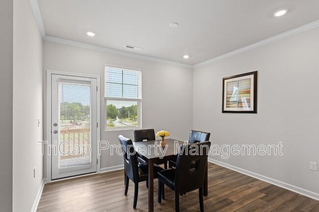 Building Photo - 1721 Chirping Trl