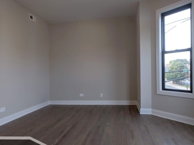 Building Photo - 3401 W Fullerton Ave