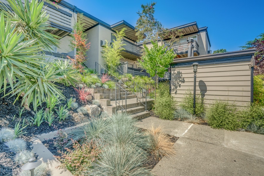 Building Photo - Vista Terrace Apartments