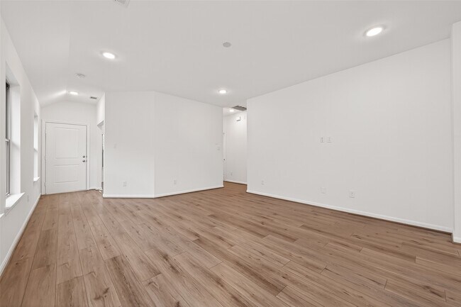 Building Photo - 1410 Cecilia Vines Dr