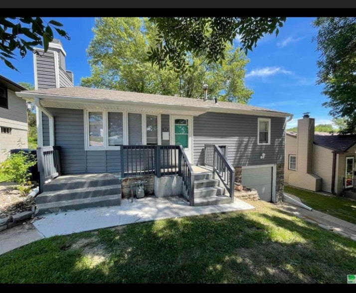 Primary Photo - 3012 S Cornelia St