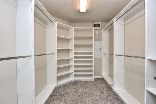 Building Photo - 109 Belford St