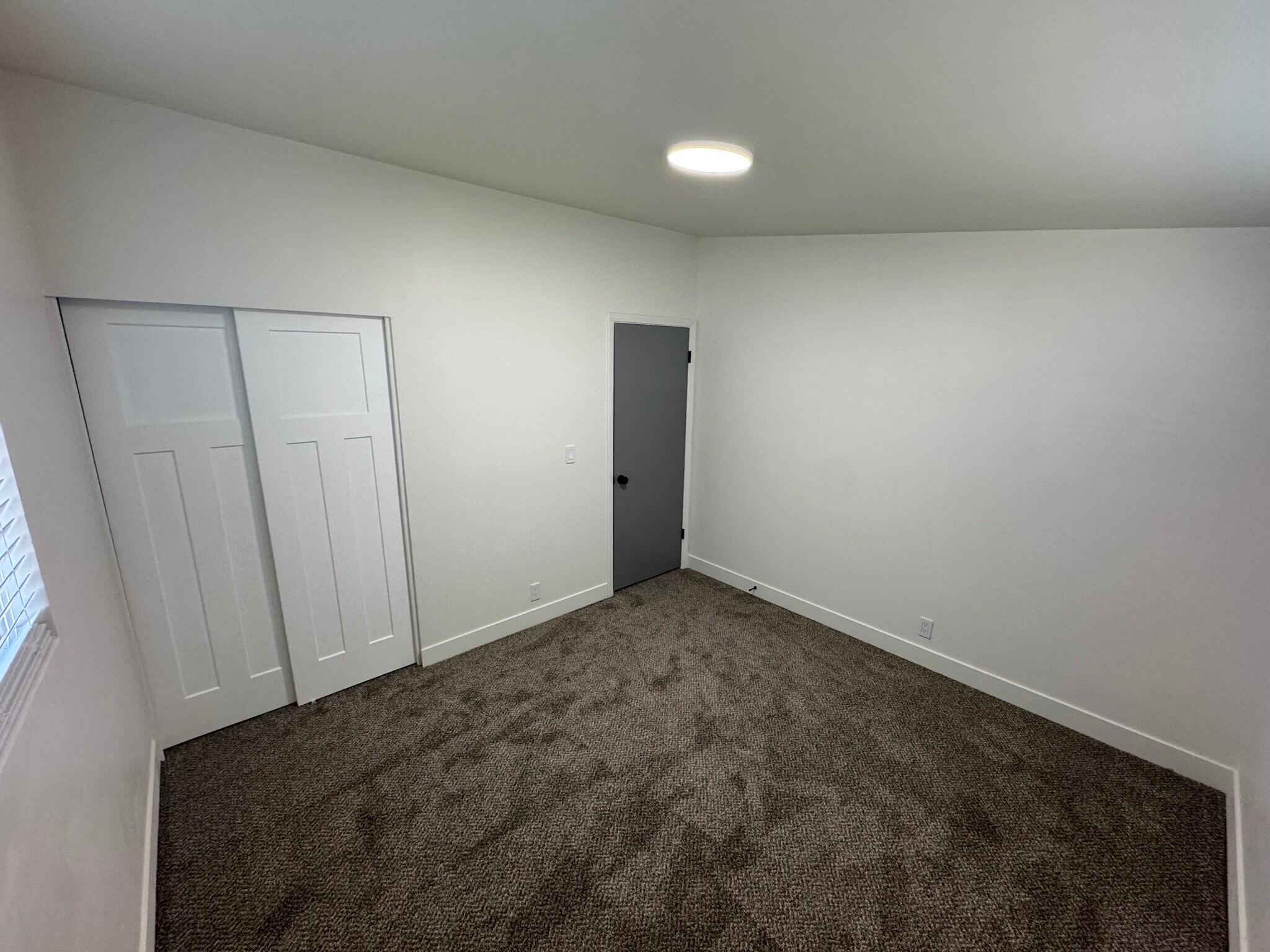 Building Photo - 2171 W Kirkham Way