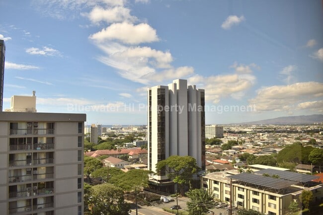 Building Photo - Craigside 1/1/1 Nuuanu Condo