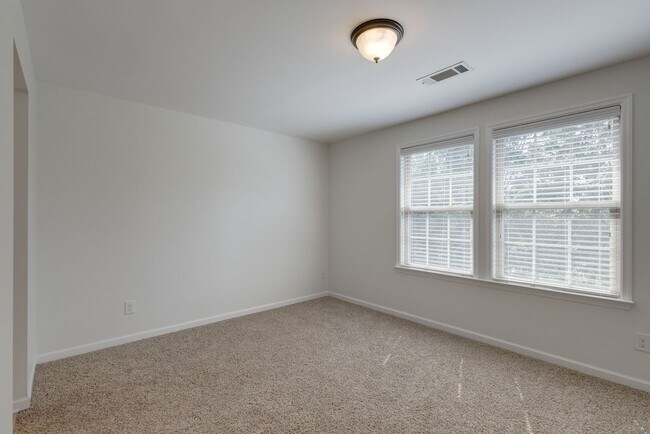 Building Photo - 5 Bedroom Home with Theater Room & 3-Car Garage in Franklin