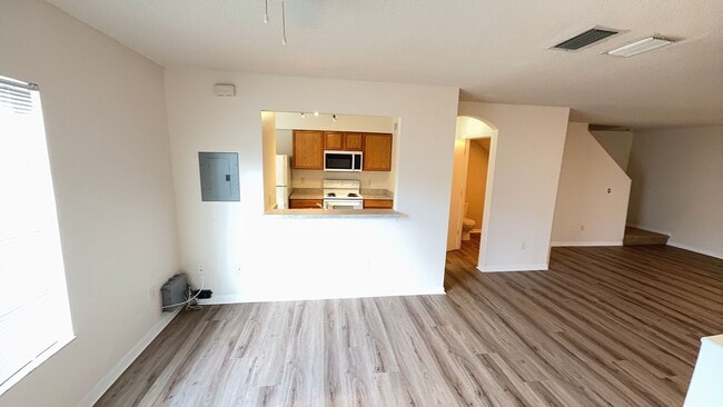 Building Photo - MOVE IN SPECIAL- Newly renovated 3 bedroom/2.5 bath townhouse for rent located in the lovely gate...