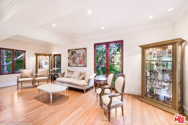 Building Photo - 725 Foothill Rd