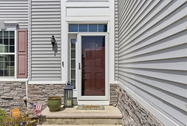 Building Photo - 263 Winding Hill Dr