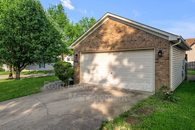 Building Photo - 660 Morgan Hills Dr