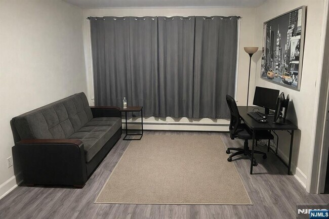 Building Photo - 382-386-386 Highland Ave