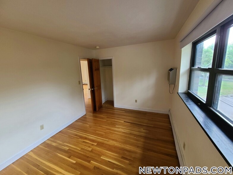 Building Photo - 266 Grove St