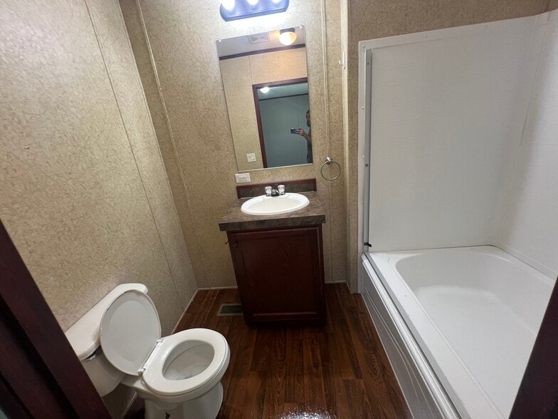 Building Photo - 191 Peach St