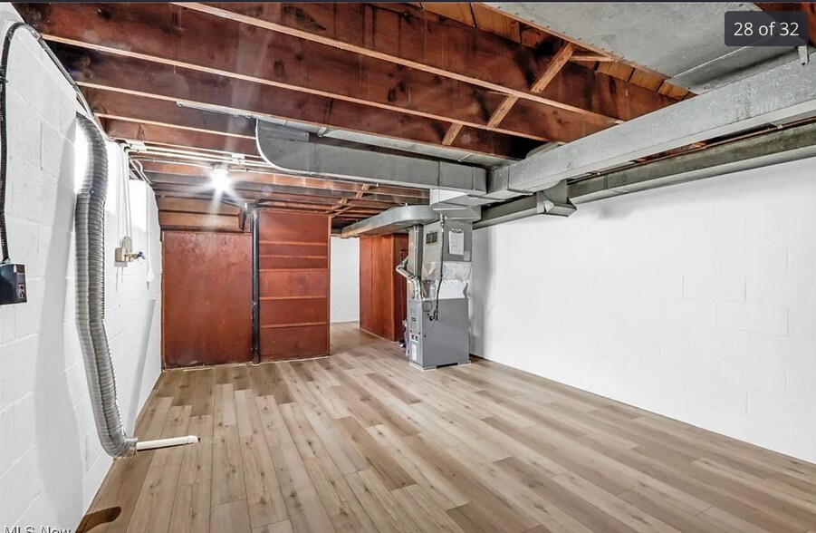 Building Photo - 3340 W 210th St