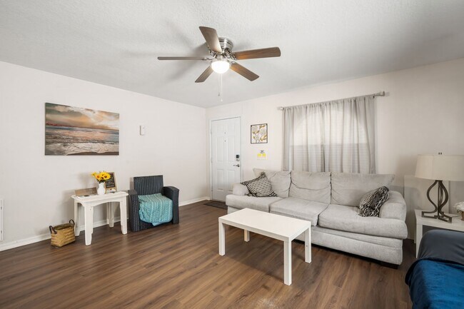 Building Photo - Fully Furnished 3BR/2BA Clearwater Home – ...