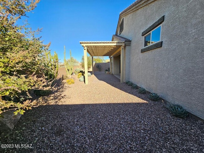 Building Photo - 9831 N Melandra Way